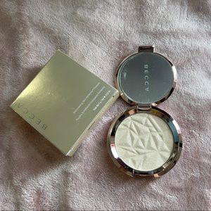 Becca vanilla quartz highlighter